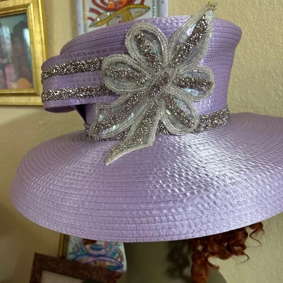 Elegant Lavender Hat with Glittering Bow - Picture 1 of 4